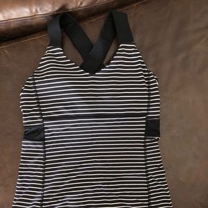 Lulu lemon 🍋 tank top with/ bra support cups